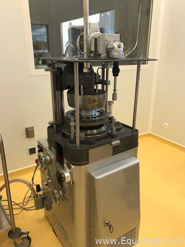 Kilian RLS 15 development tablet press