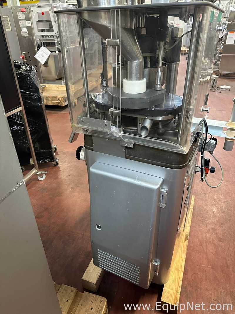 Kilian RLS 15 development tablet press