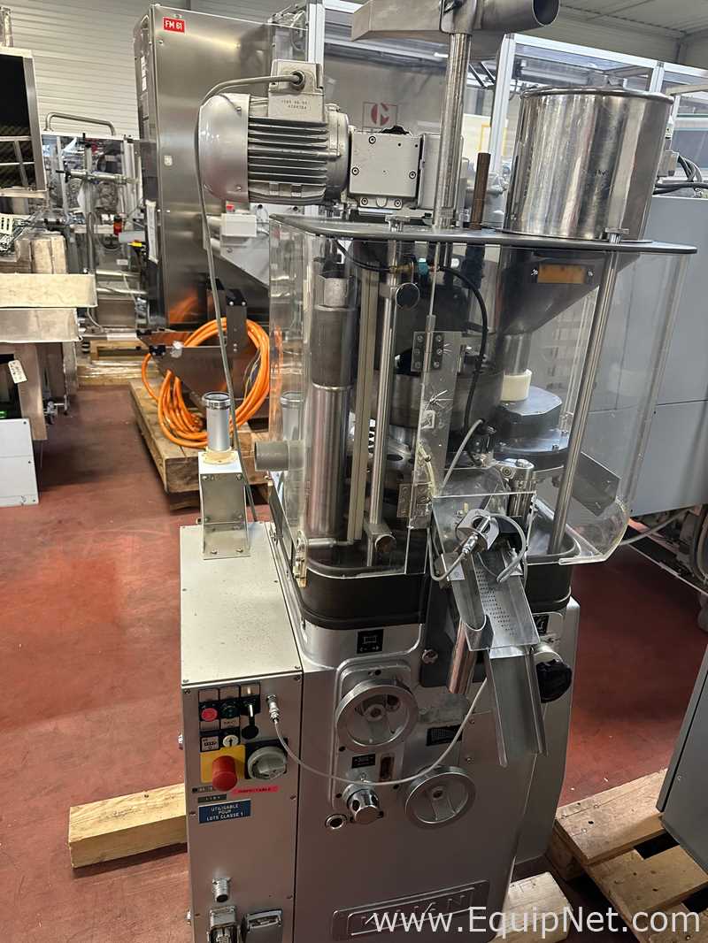 Kilian RLS 15 development tablet press
