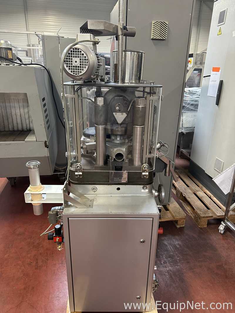 Kilian RLS 15 development tablet press