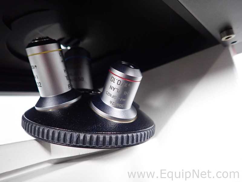 Leica DMIL LED Inverted Microscope with Extec High Intensity Fiber Optic Illuminator