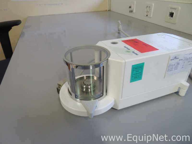 Mettler Toledo UMX2 Ultra-Microbalance with Weighing Terminal