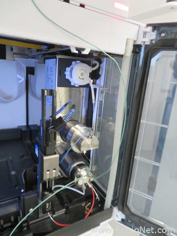 Agilent Technologies 1260 Infinity II HPLC System with 1260 Infinity II VWD Detector