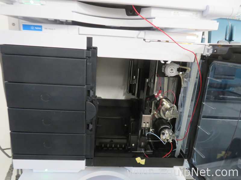 Agilent Technologies 1260 Infinity II HPLC System with VWD Detector