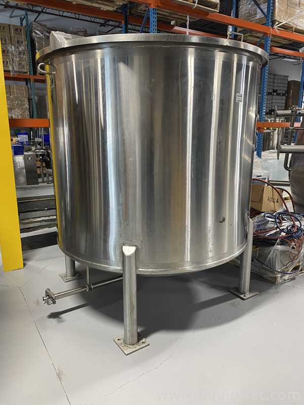 Tanque Acero inoxidable  .  1000 Galones