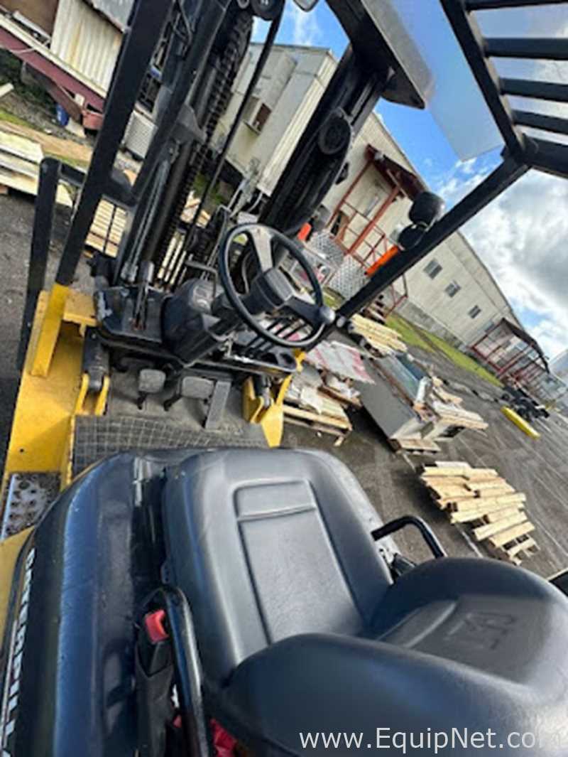 Empilhadeira Caterpillar GP25