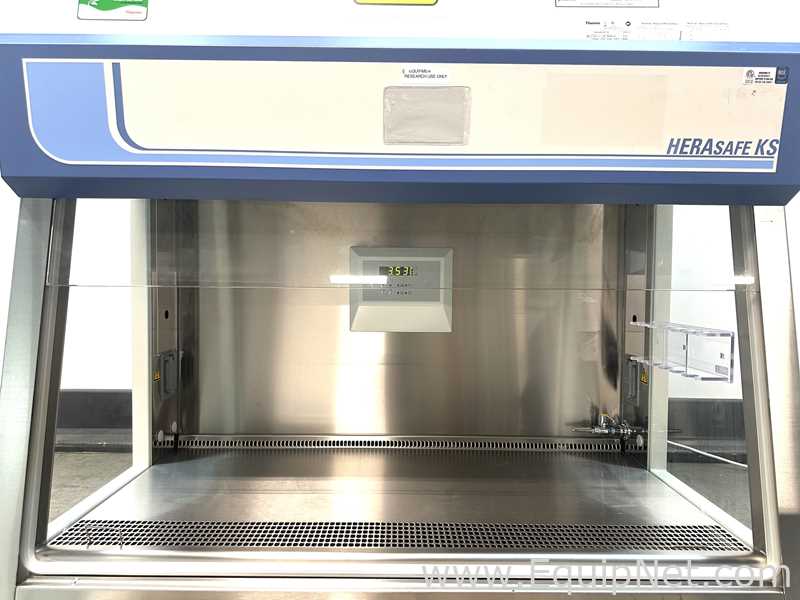Thermo Scientific Herasafe KS 12 Biological Safety Cabinet