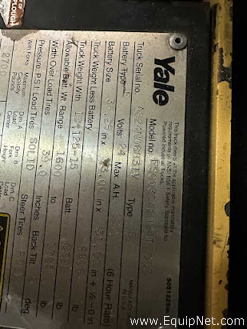 Empilhadeira Yale ESC030ABN24TE083