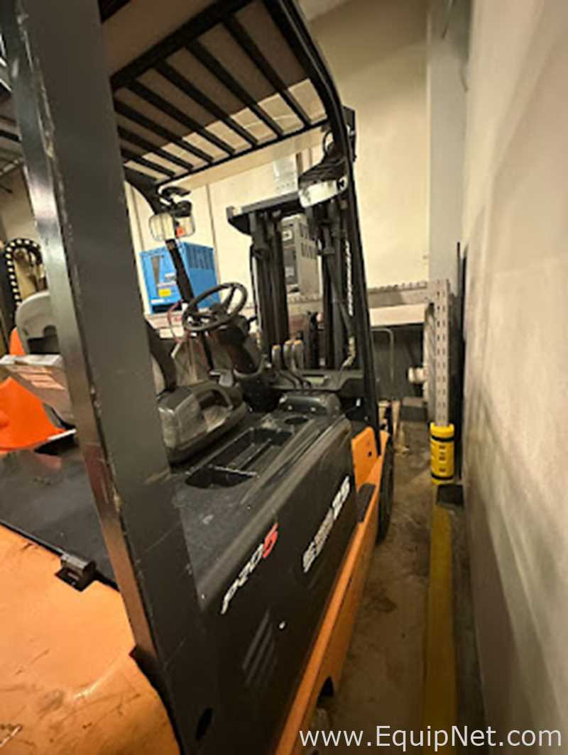 Empilhadeira Doosan Infracore B25S-5