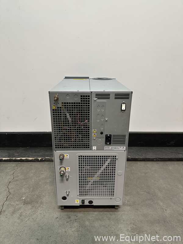 Thermo Scientific Neslab ThermoFlex1400 Recirculating Chiller