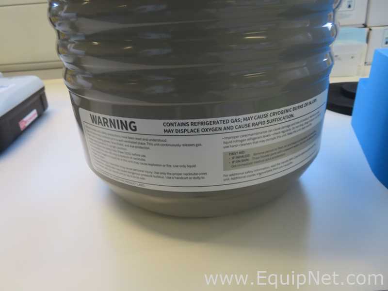 Worthington Industries CX100B-11M 4.1 Liters Liquid Nitrogen with Transport Case
