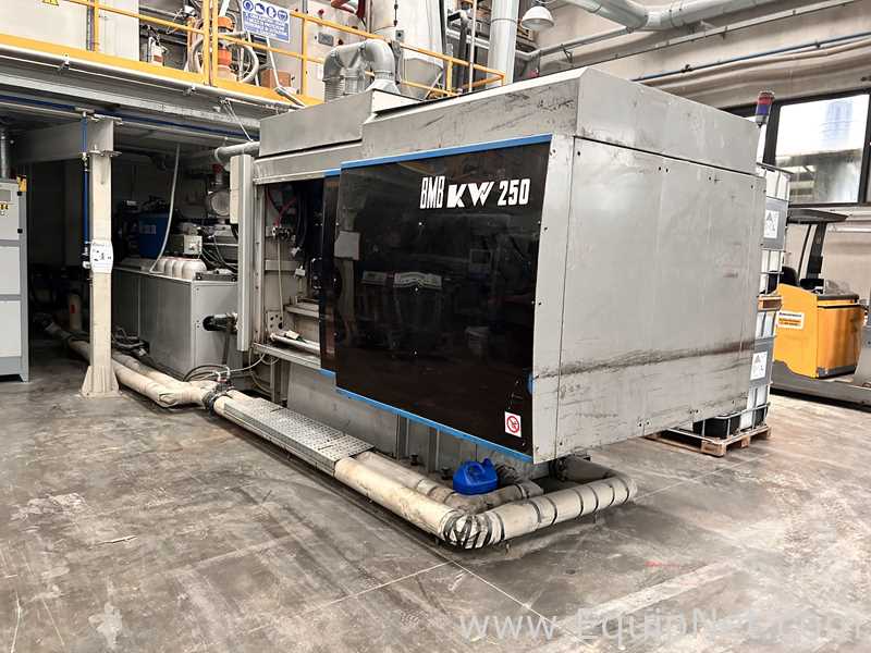 Equipamento de Molde de Injeção BMB S.p.A. 