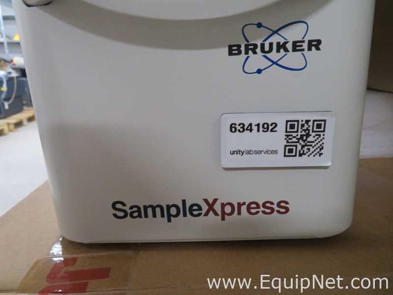 Ressonância Magnética Nuclear Bruker Advance III 400