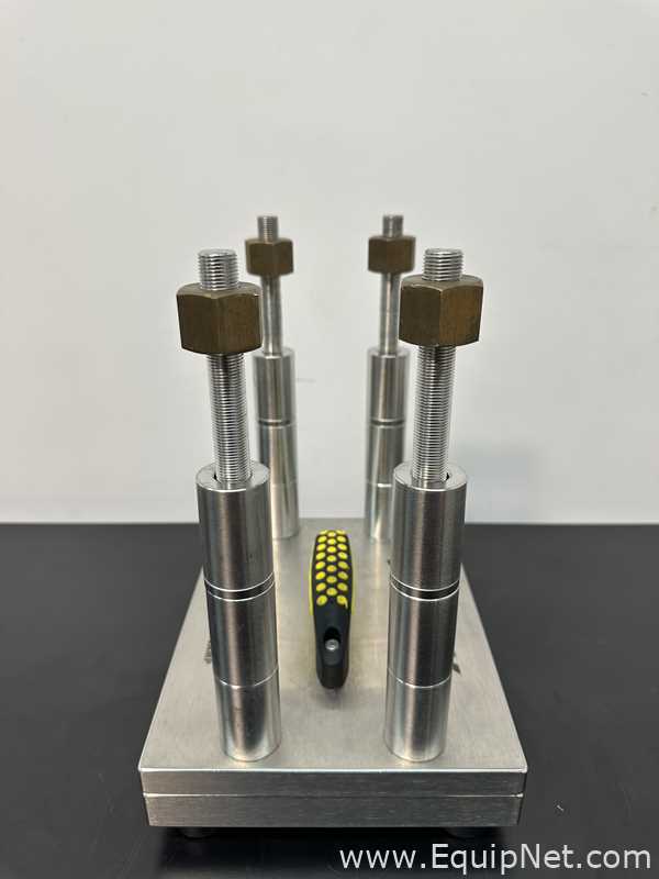 Lot Of TangenX TX00901 And SIUS 4-Bolt Manual Clamp Tangential Flow Filtration TFF