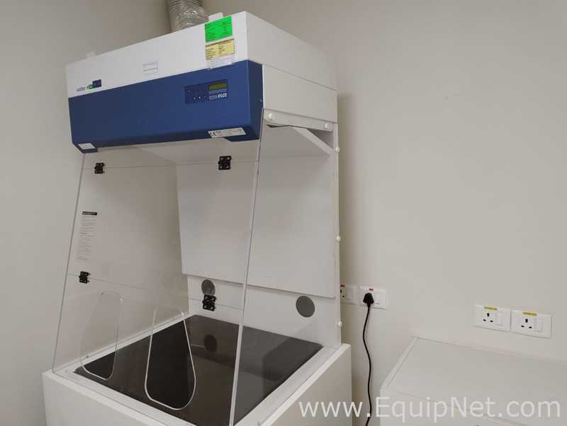Capela de Exaustão e Fluxo Laminar Esco PW1-3A1