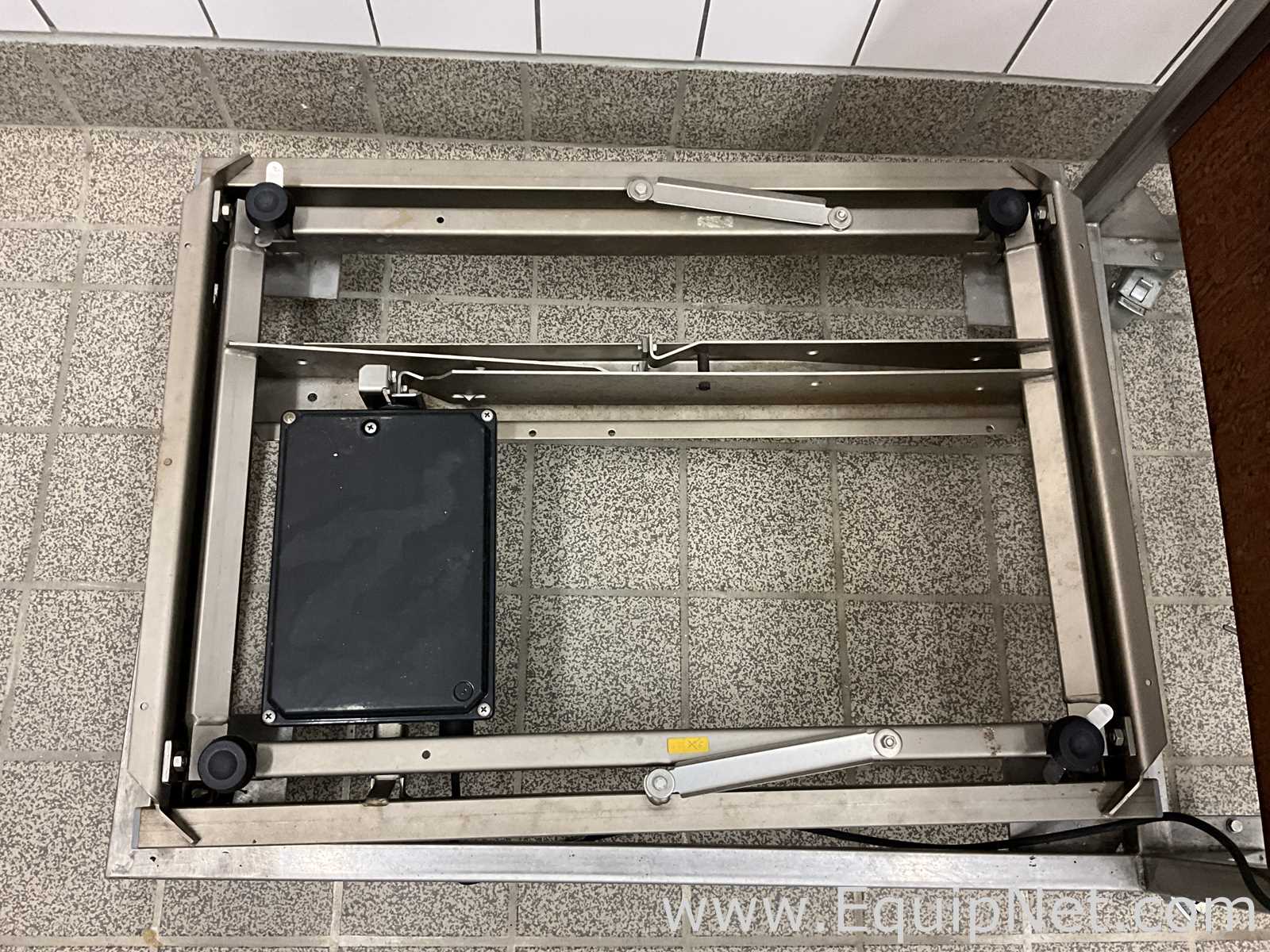 Mettler Toledo KCC300S 300KG Bench Scale with ID1-PLUS Weight Indicator on Trolley