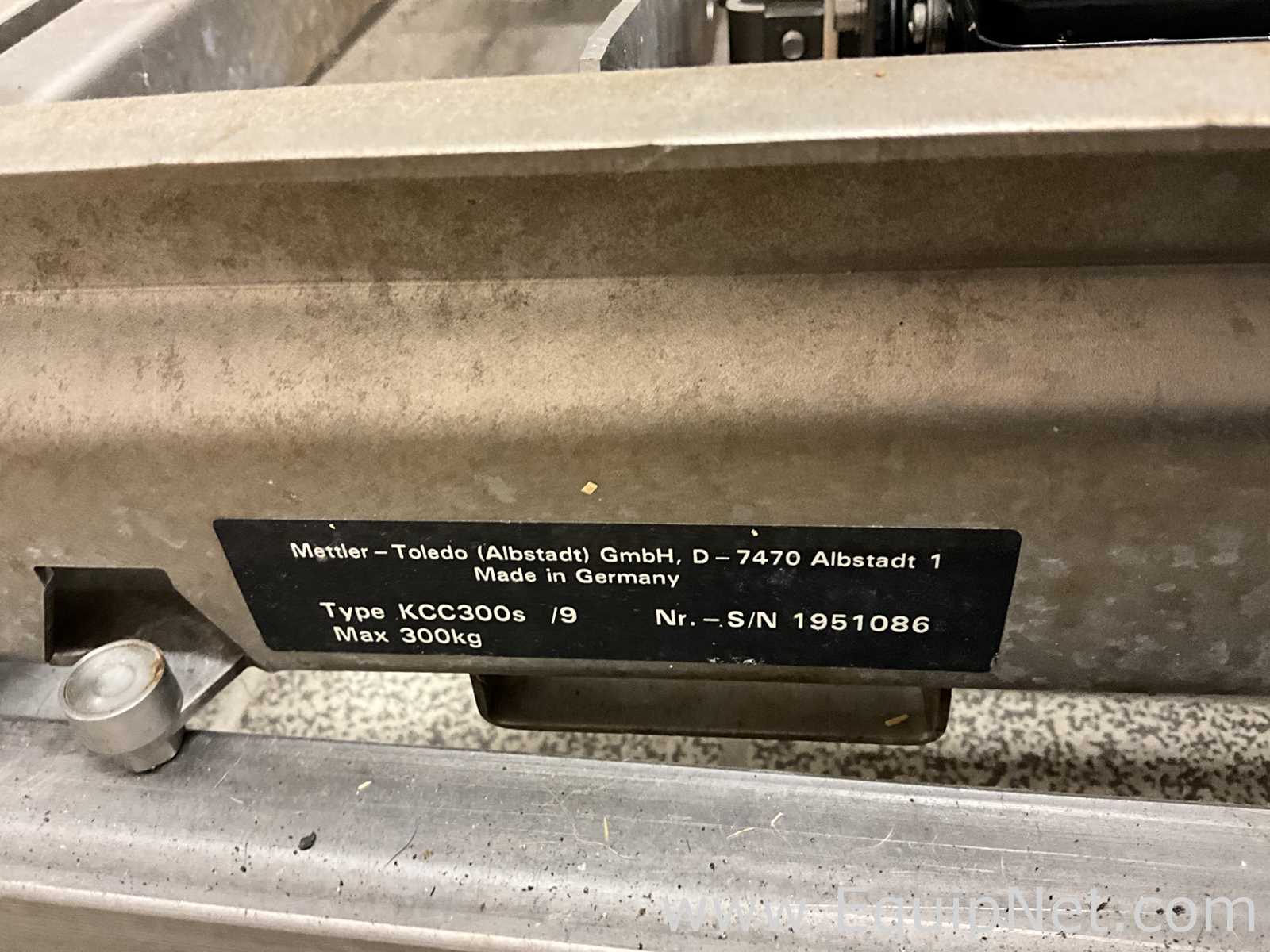 Mettler Toledo KCC300S 300KG Bench Scale with ID1-PLUS Weight Indicator on Trolley