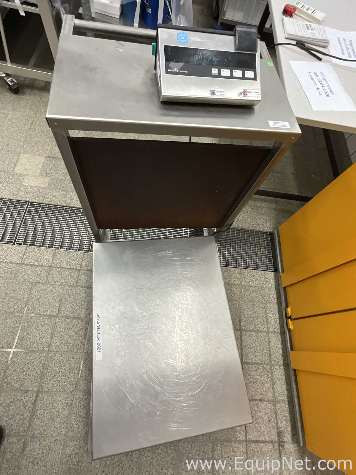 Mettler Toledo KCC300S 300KG Bench Scale with ID1-PLUS Weight Indicator on Trolley