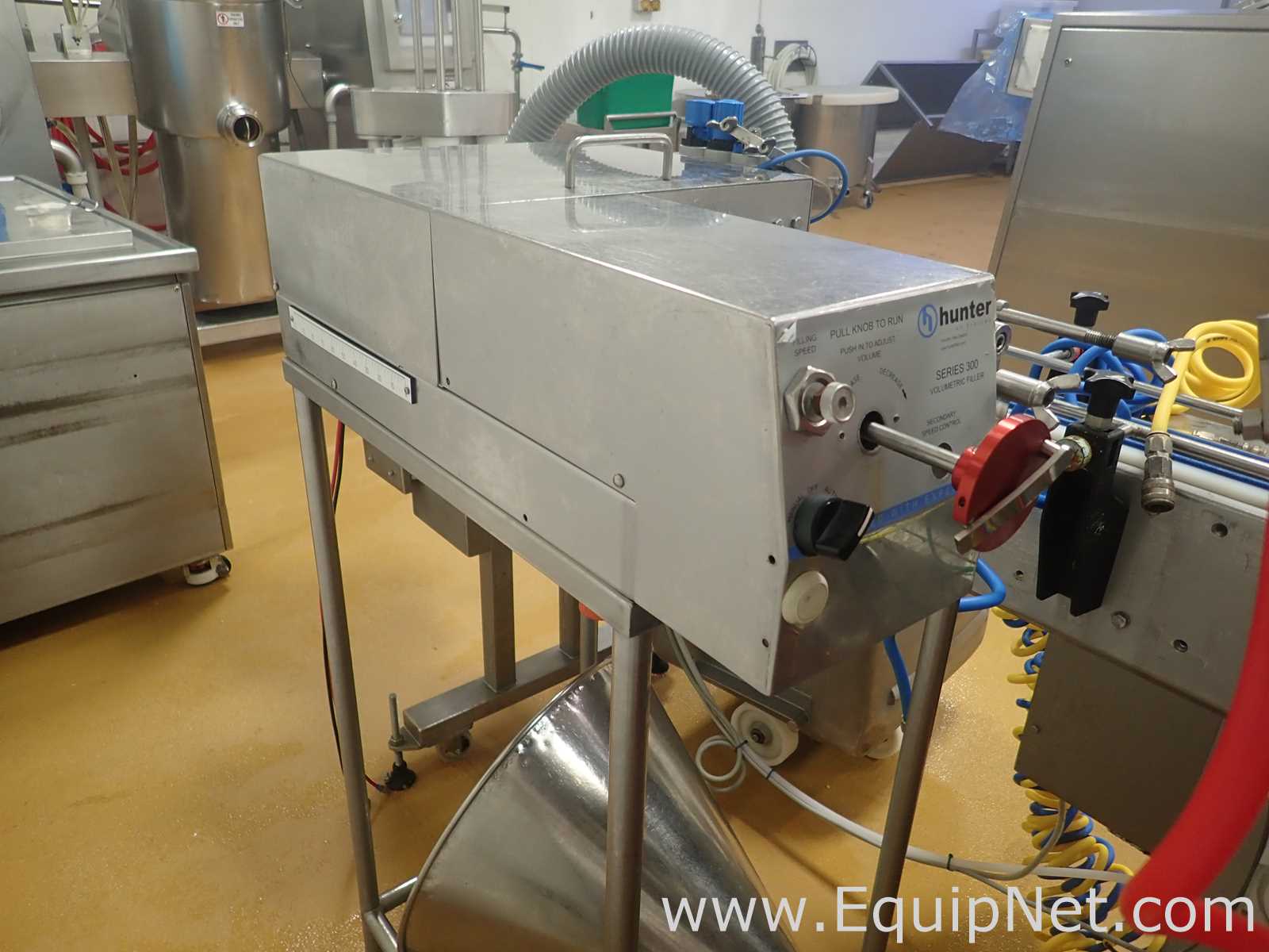 Hunter Filling Systems Series 300 Volumetric Filler