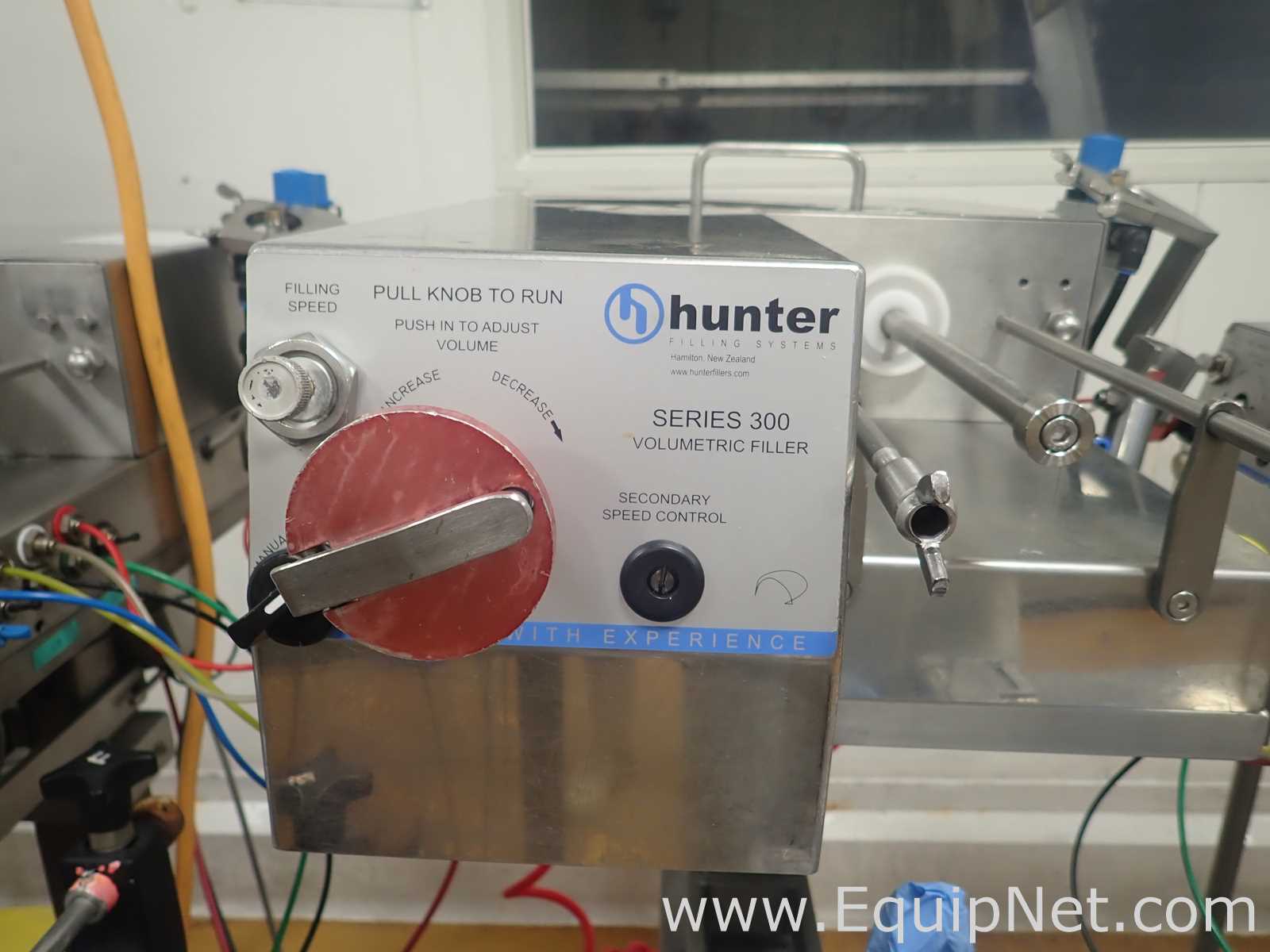 Hunter Filling Systems Series 300 Volumetric Filler