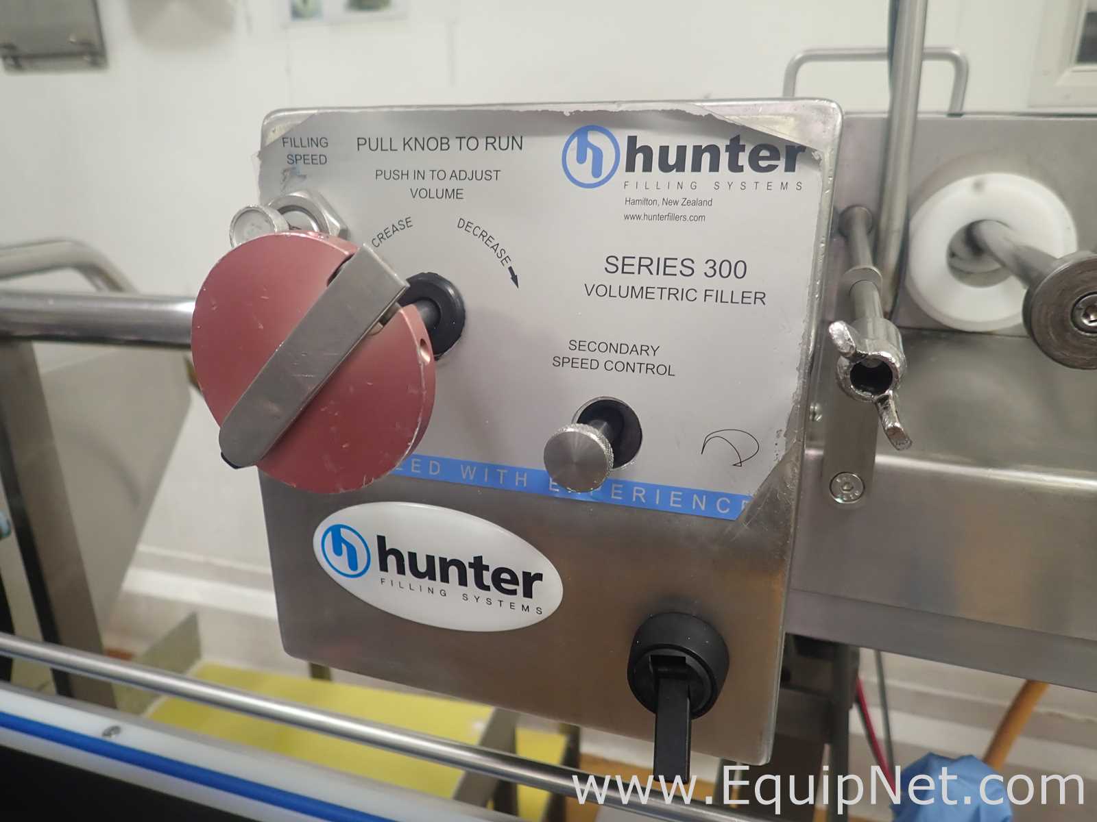 Hunter Filling Systems Series 300 Volumetric Filler
