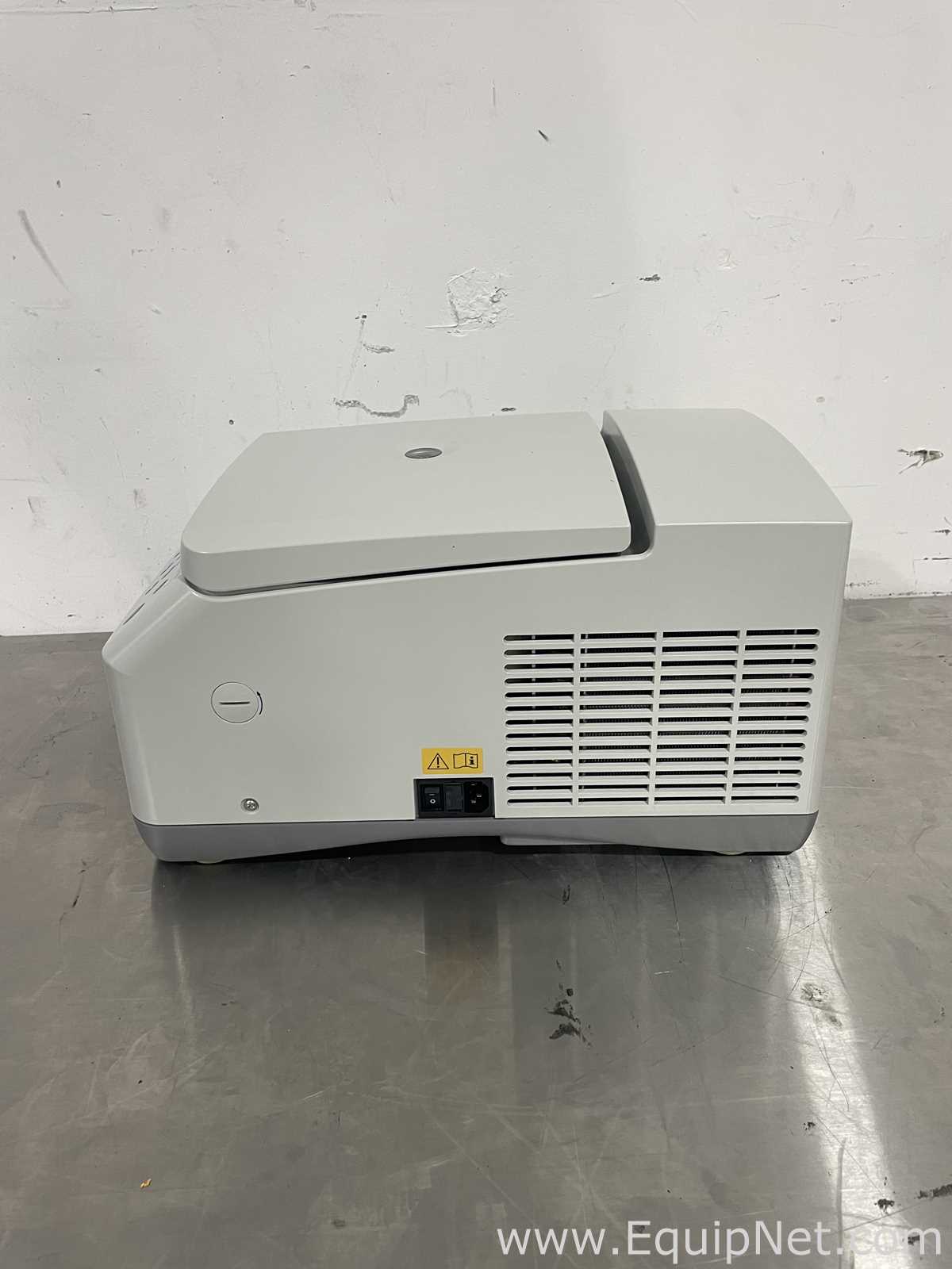 Eppendorf 5424R Benchtop Laboratory Centrifuge