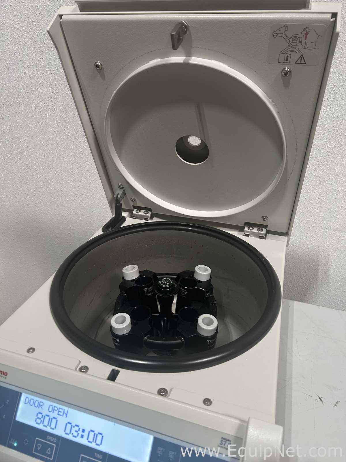 Centrífuga para laboratorio Thermo Scientific Sorvall ST 8