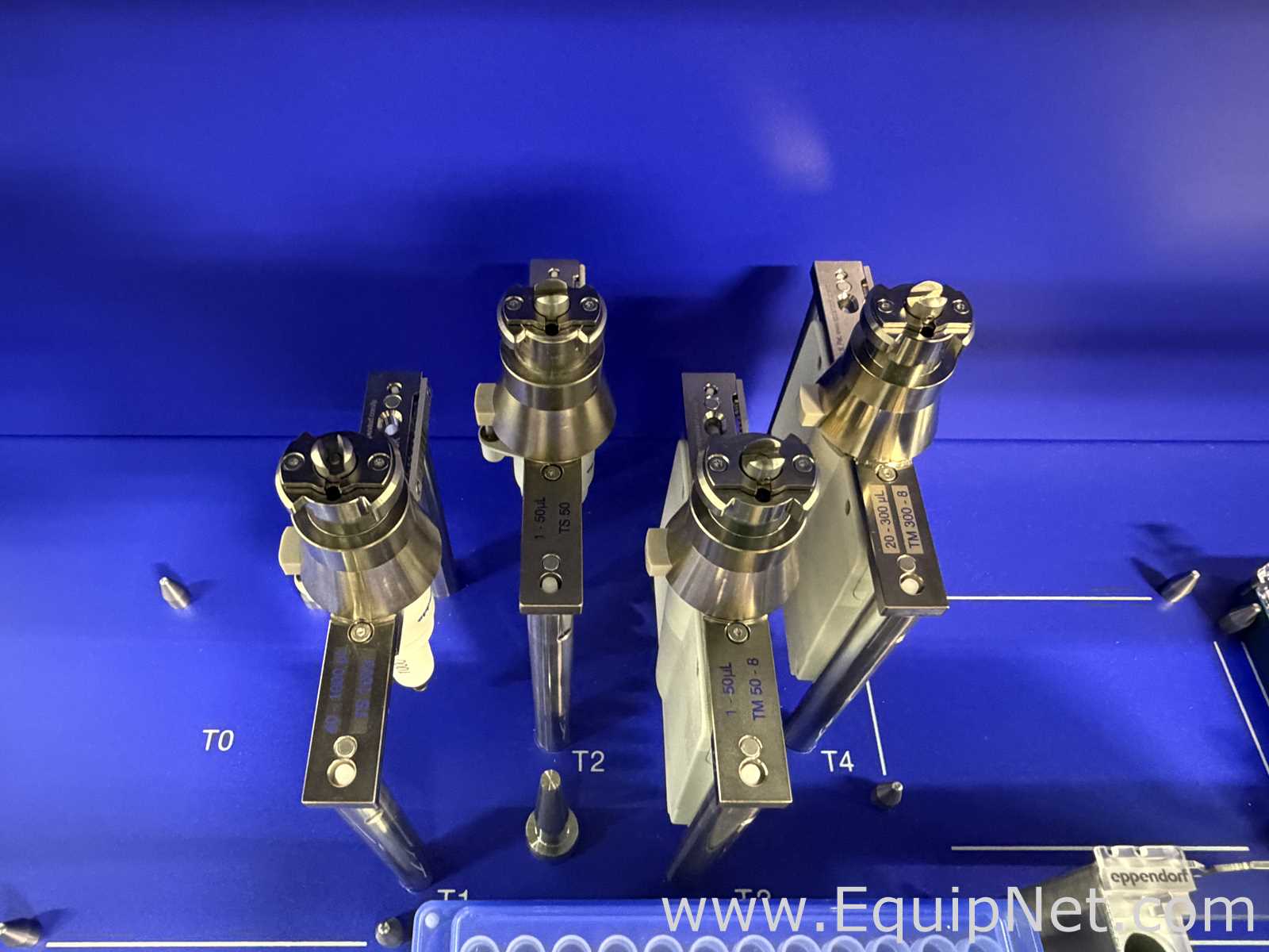 Manipulador de Líquidos Eppendorf epMotion 5075