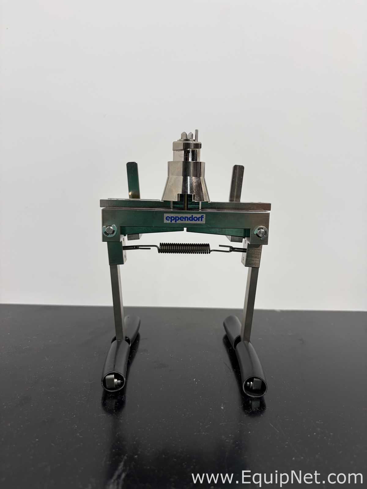 Manipulador de Líquidos Eppendorf epMotion 5075
