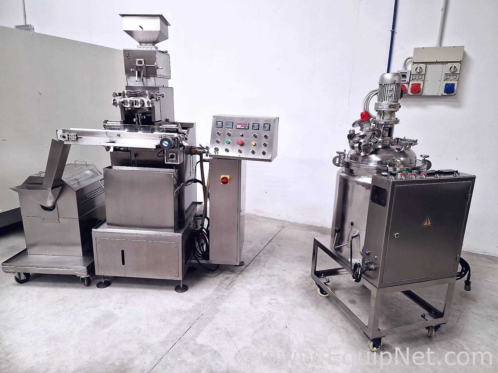 Máquina para Encapsulamento de Gel Mole Zhejiang Fuchang Machinery Co. LTD RG0.8-110A