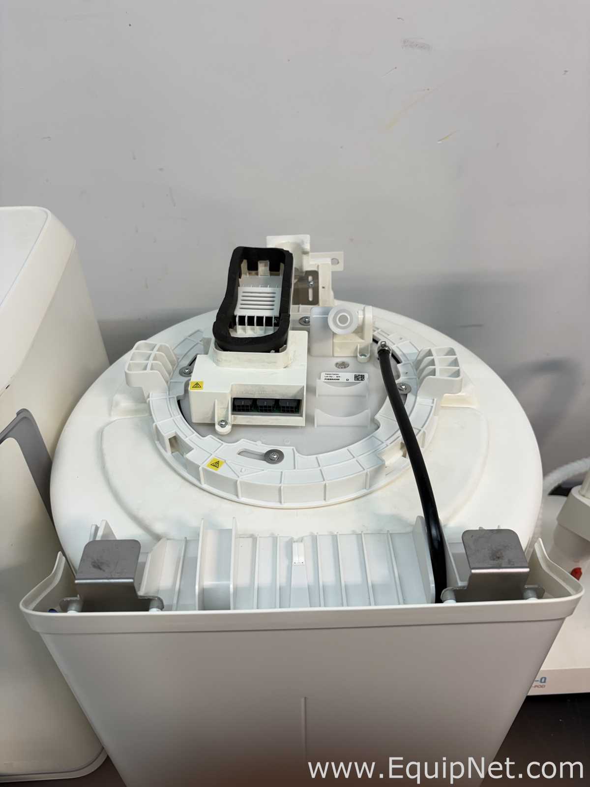 Millipore Milli-Q IQ 7010 Water Purification and Still System