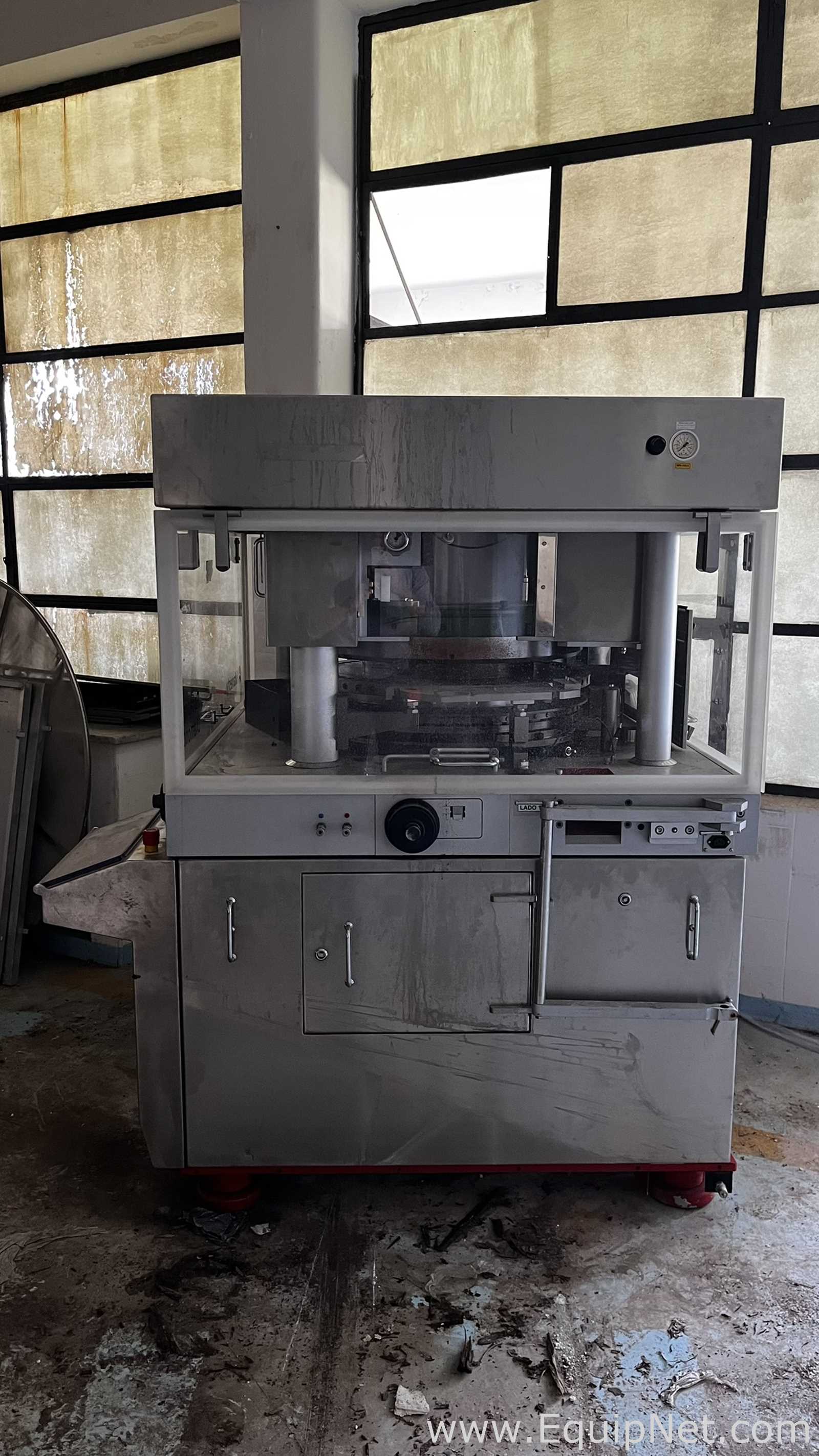 Compressora Rotativa de Comprimidos Manesty Rotapress Diamond