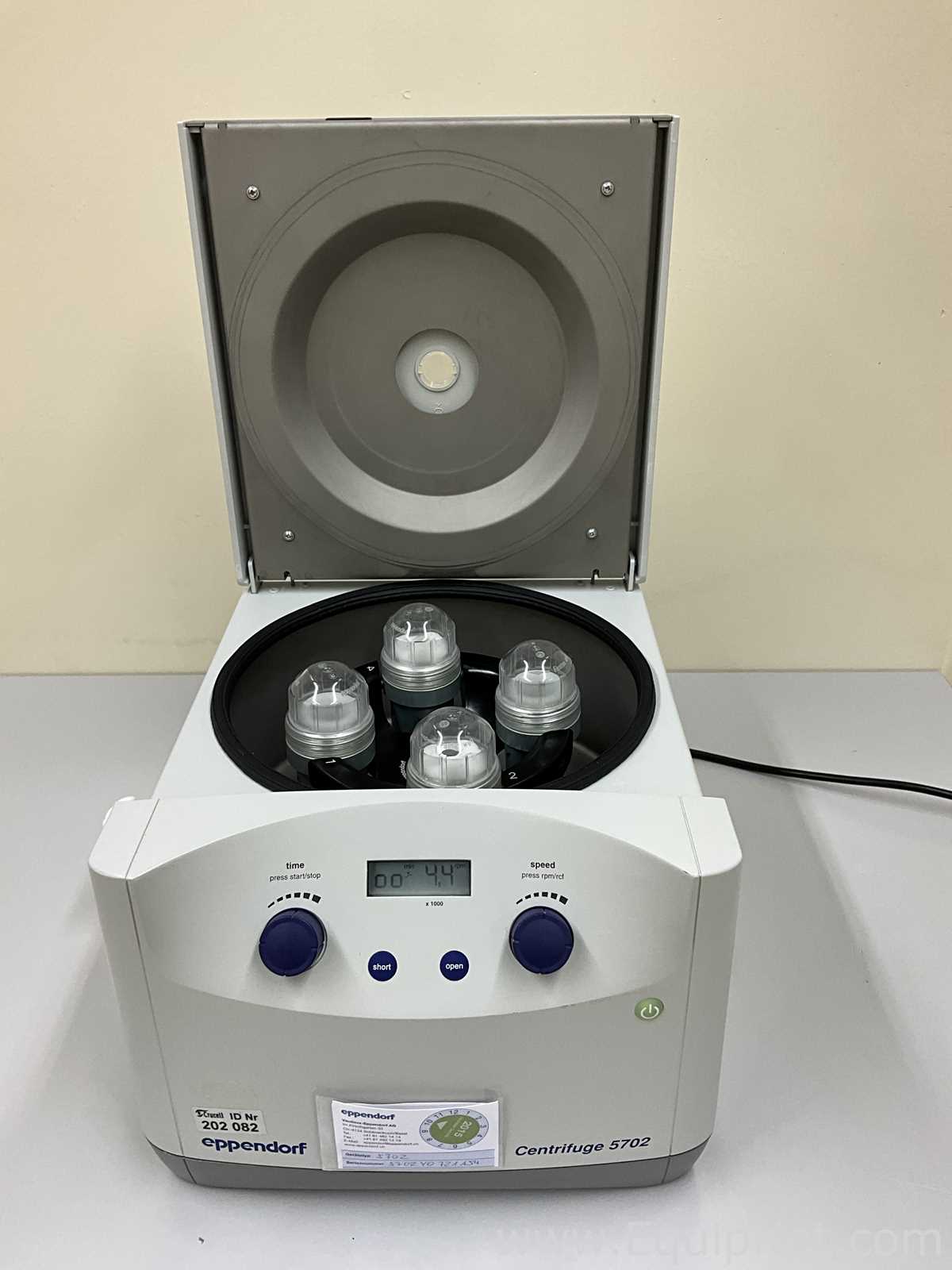 Eppendorf 5702 Laboratory Centrifuge
