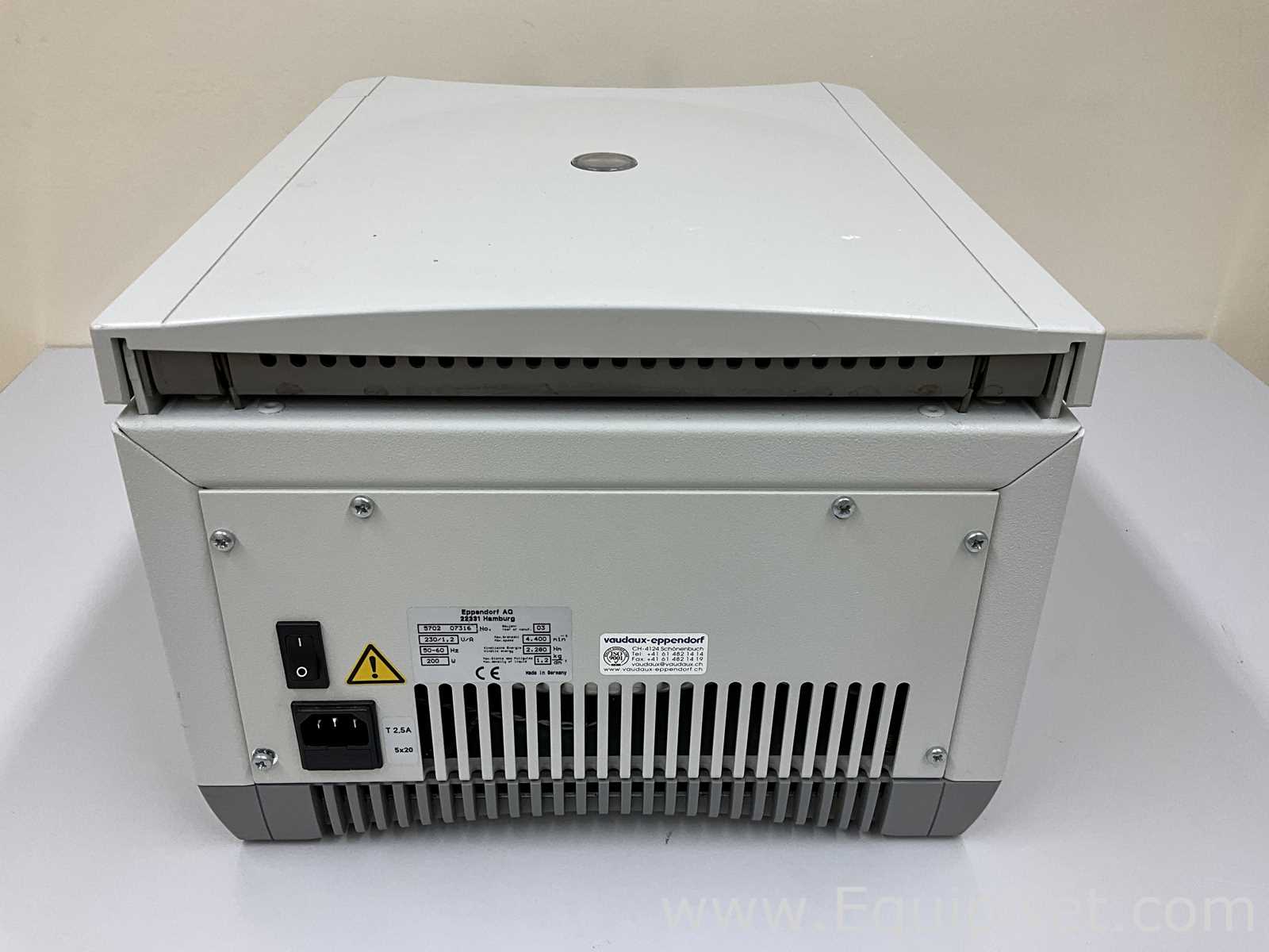 Eppendorf 5702 Laboratory Centrifuge