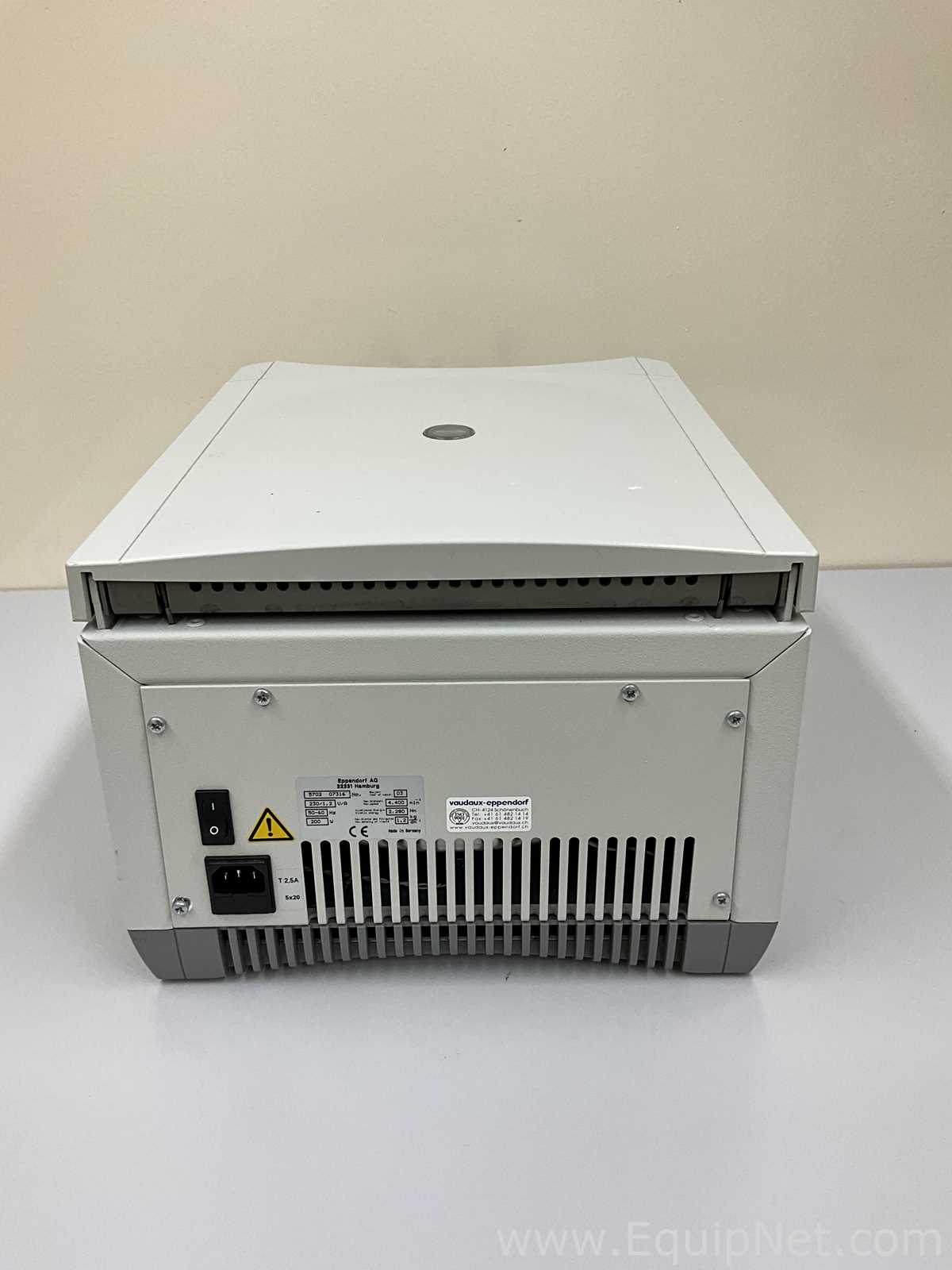Eppendorf 5702 Laboratory Centrifuge
