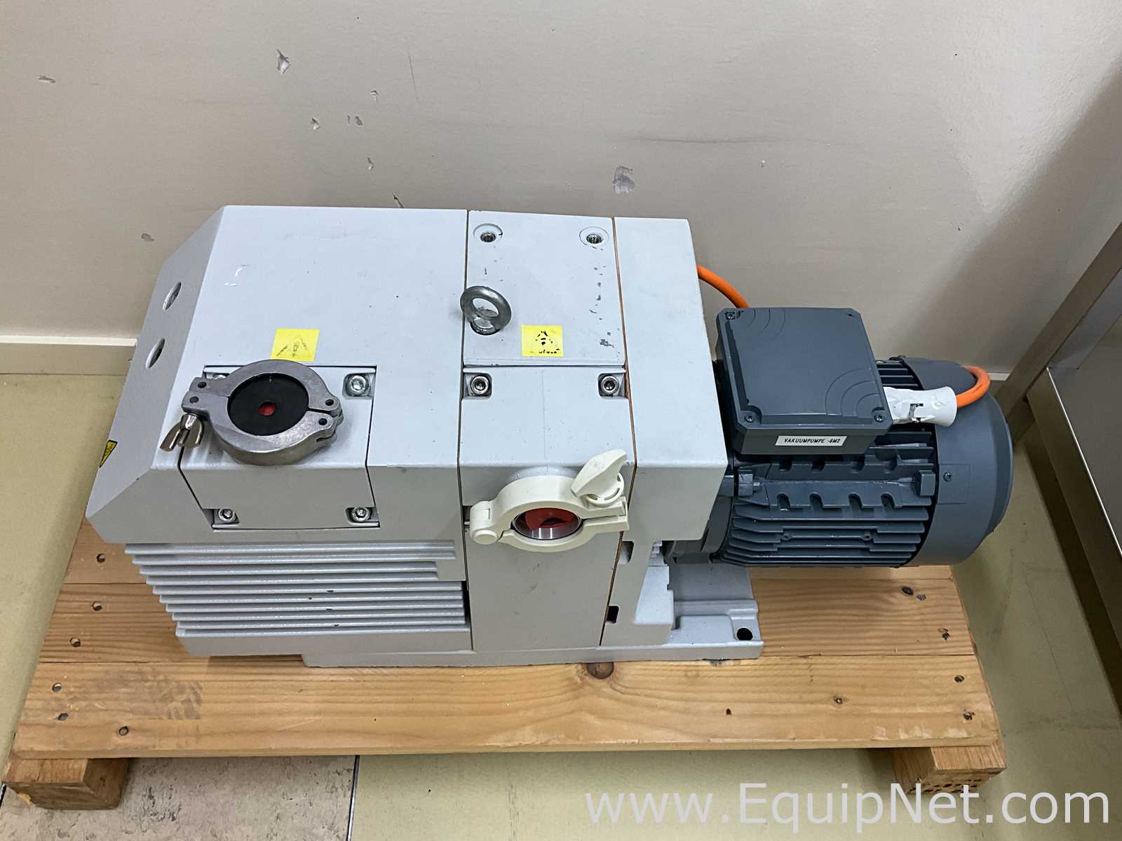 Bomba a Vácuo Leybold TRIVAC D40B