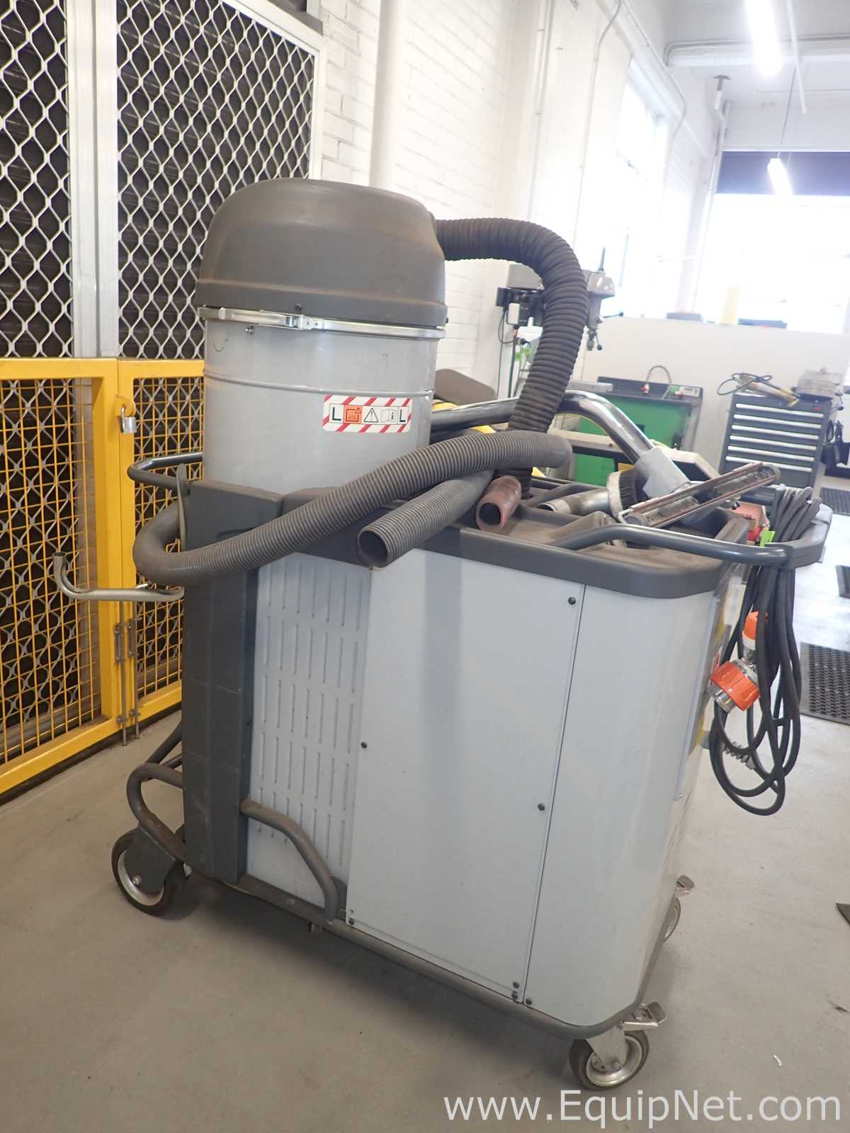 Nilfisk T22 Plus Industrial Vacuum Cleaner