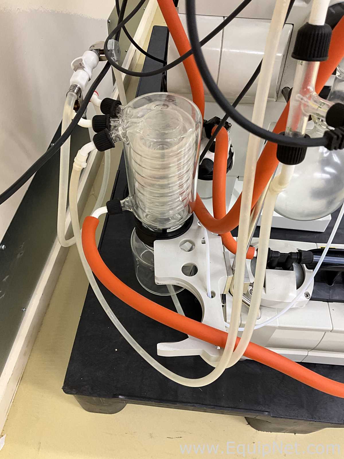 Buchi Rotavapor R-205 Rotary Evaporator System with Vacuum Pump, Controller and Heating Bath