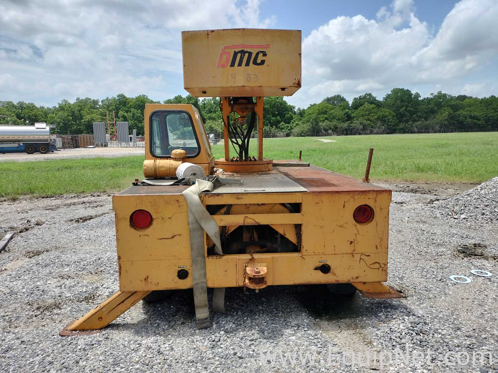 Broderson IC80-1A Crane