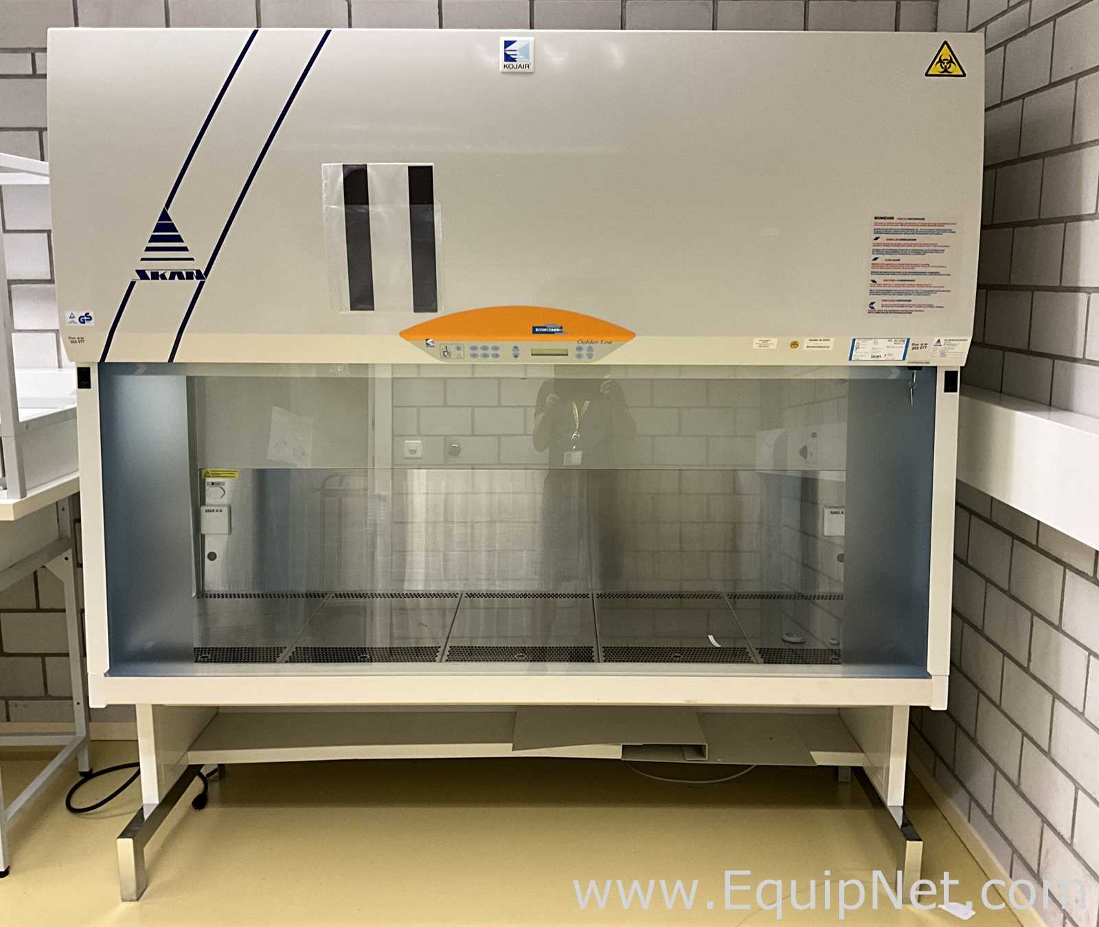 Kojair BioWizard Golden GL-200 Microbiological Safety Cabinet