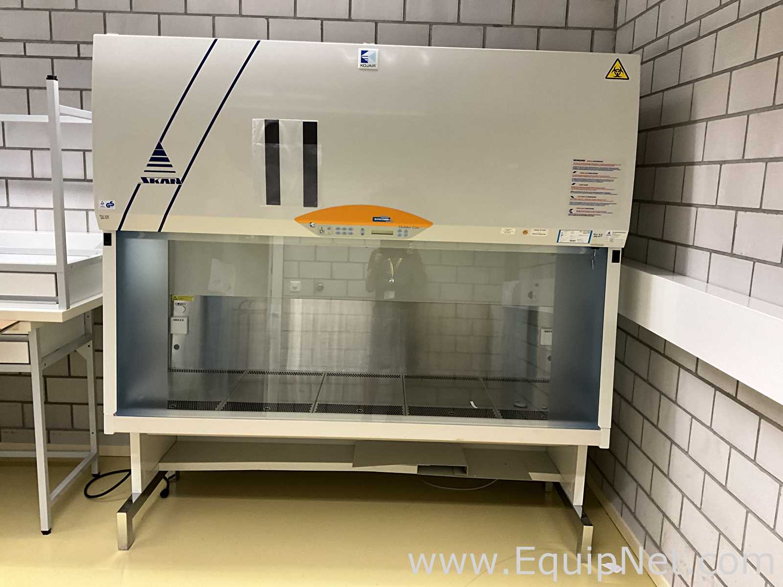Kojair BioWizard Golden GL-200 Microbiological Safety Cabinet