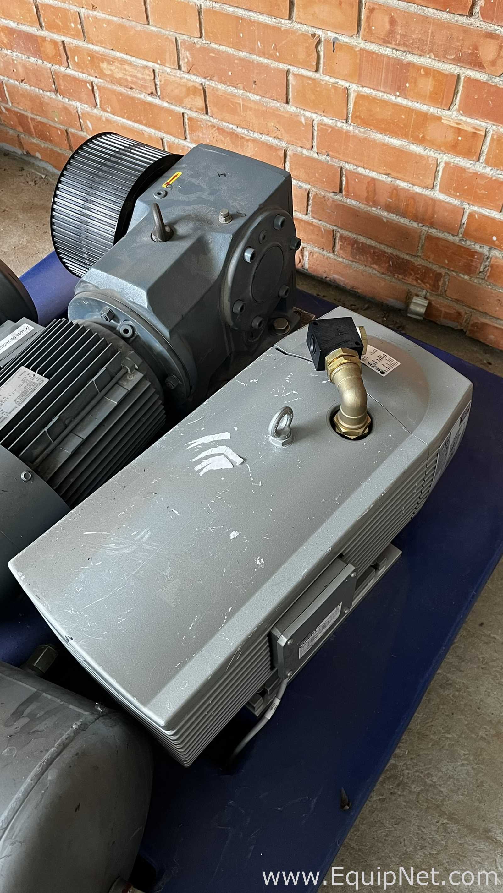 Lote de Motores, Motoredutores e Bomba de Vácuo