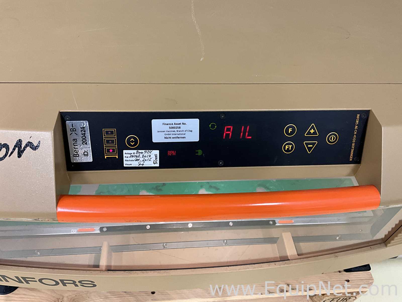 Incubadora Infors HT Multitron AJ118