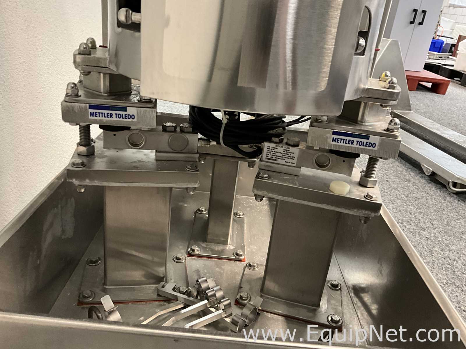 Thermo Scientific HyClone 50L Stainless Steel Single-Use Jacketed Bioreactor