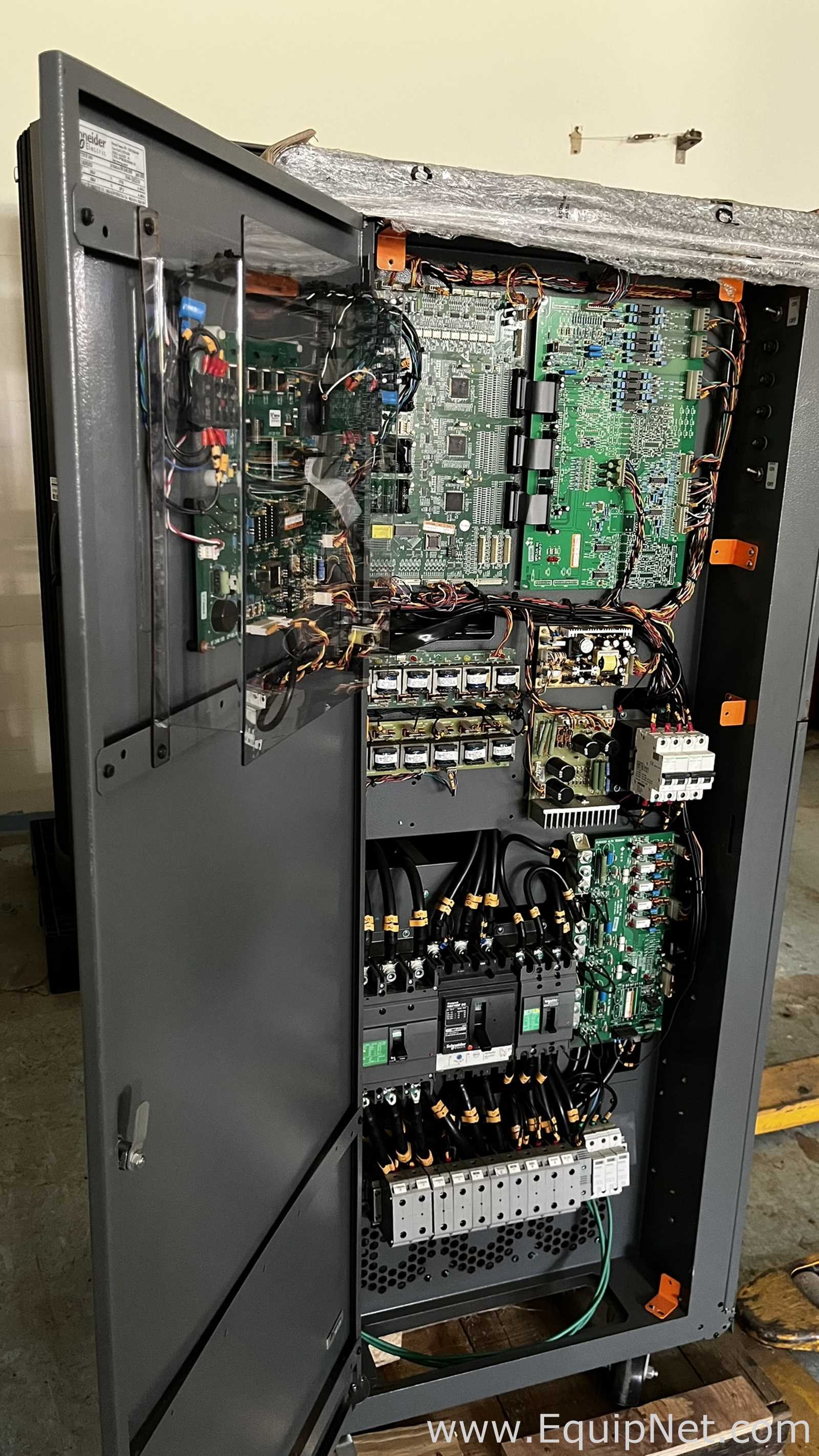 Línea de Fuente de Alimentación Schneider Electric Active 600