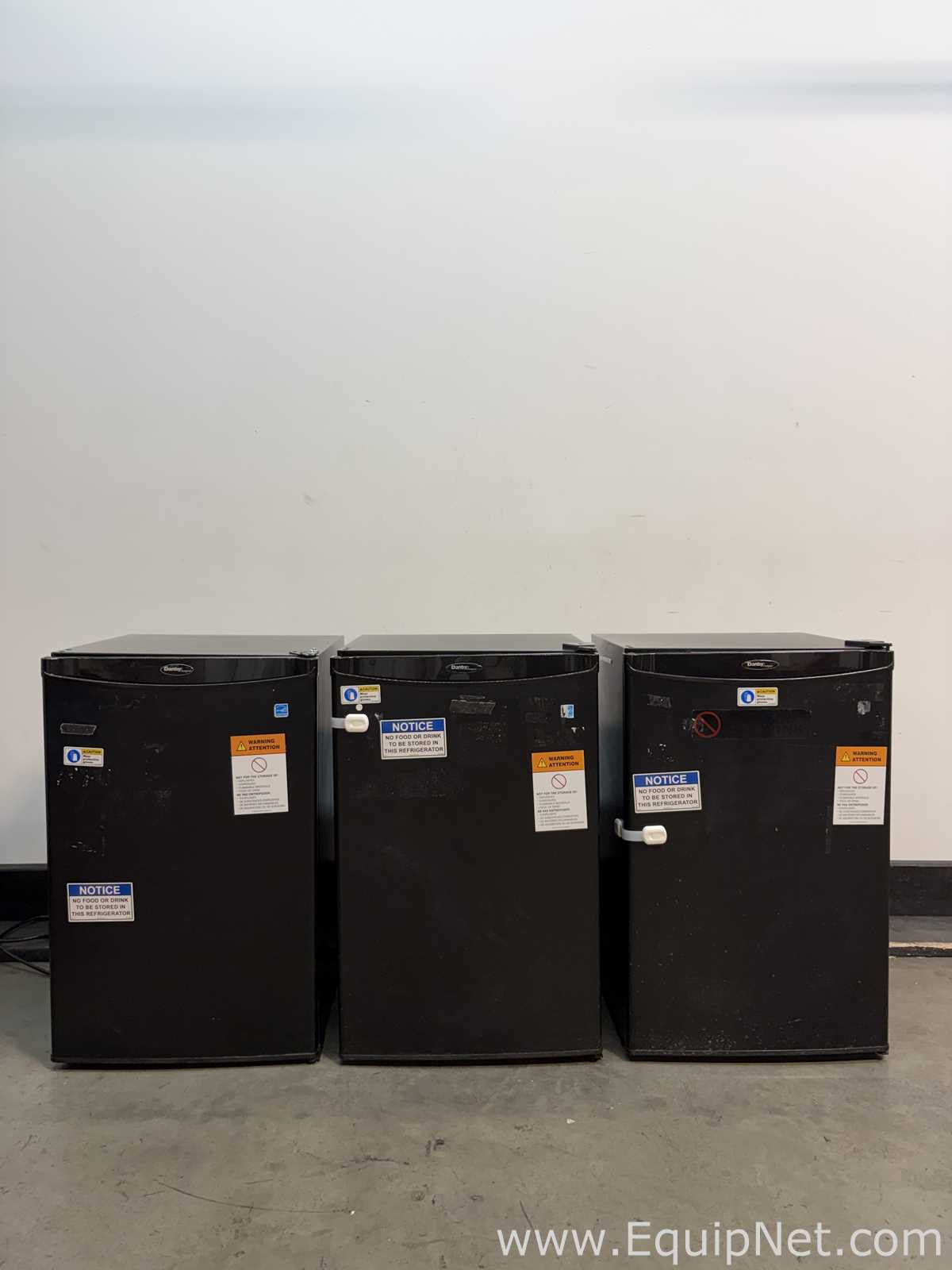 Lote de 3 Refrigeradores Danby Inc DAR044A4BDD