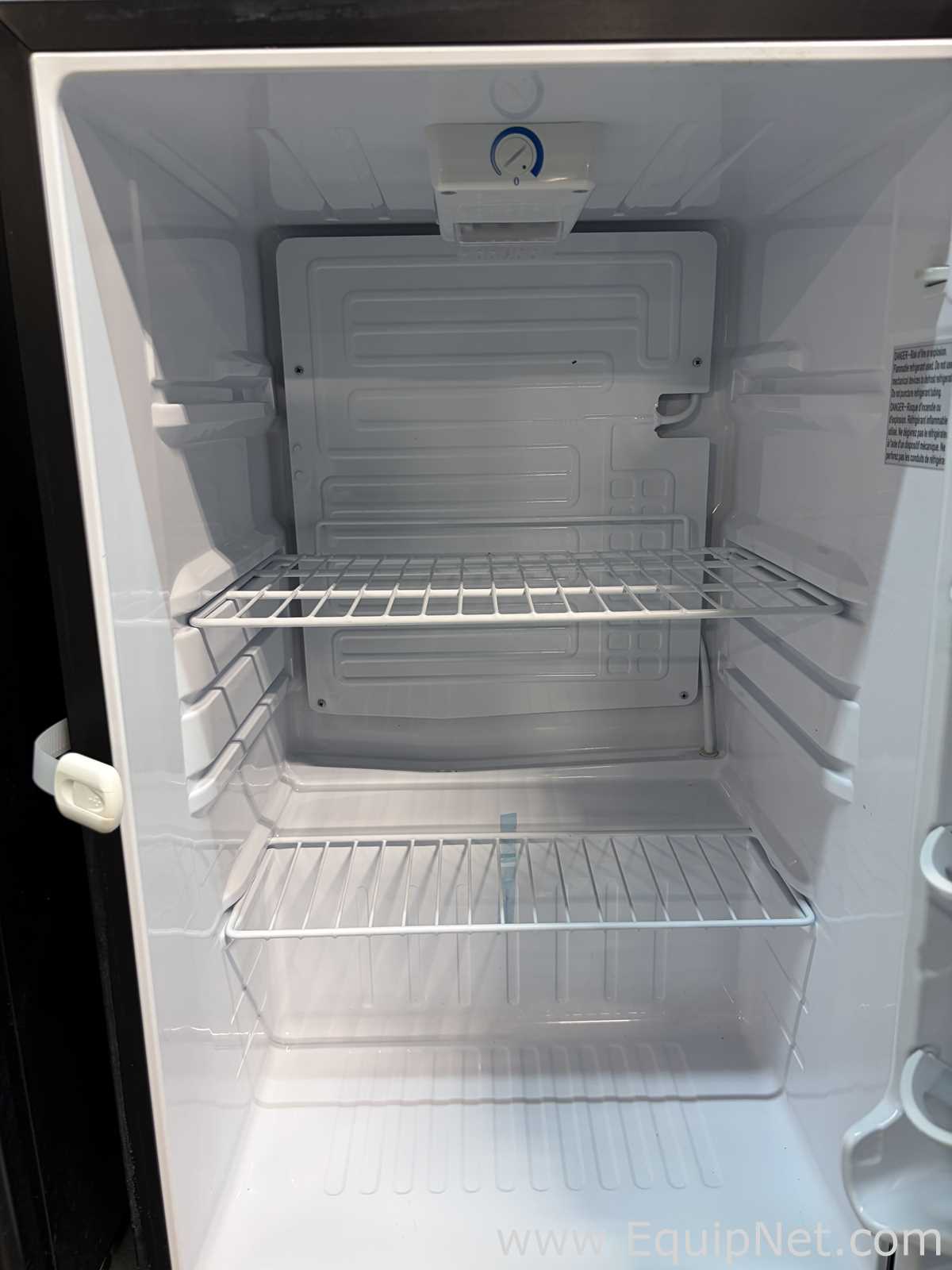 Lote de 3 Refrigeradores Danby Inc DAR044A4BDD