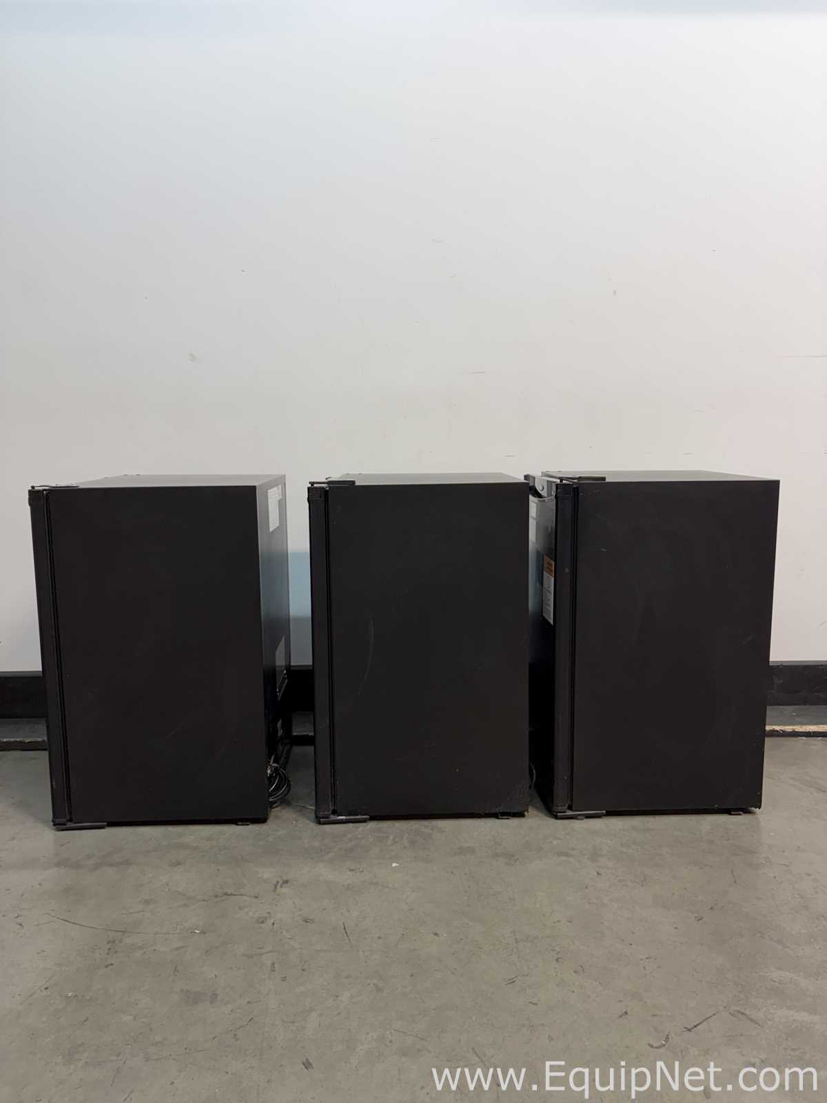 Lote de 3 Refrigeradores Danby Inc DAR044A4BDD