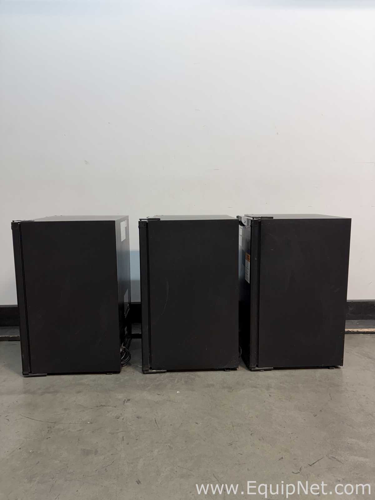 Lote de 3 Refrigeradores Danby Inc DAR044A4BDD