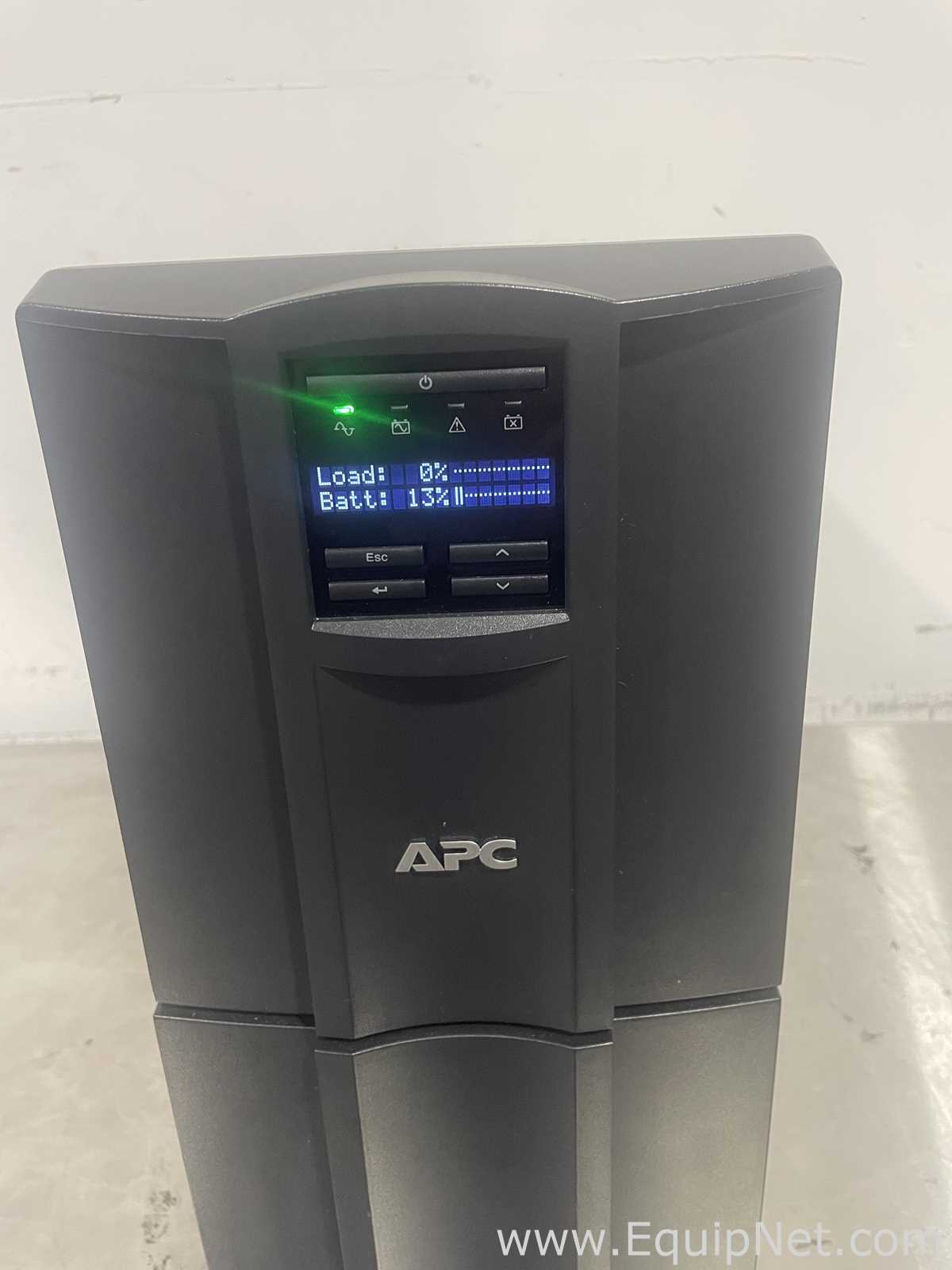 Equipamento de Computação APC Smart UPS 3000